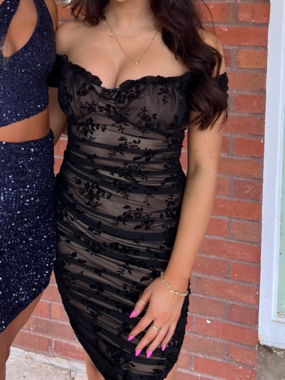 Windsor Formal Black Lace Ruched Slit Midi Formal Dress Size Small